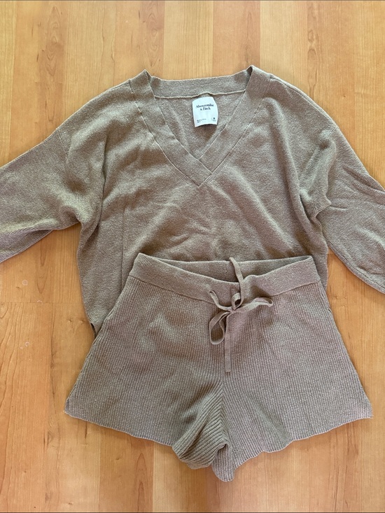 Abercrombie & Fitch Other - Abercrombie & Fitch Taupe Knit V-Neck Sweater and Shorts Set